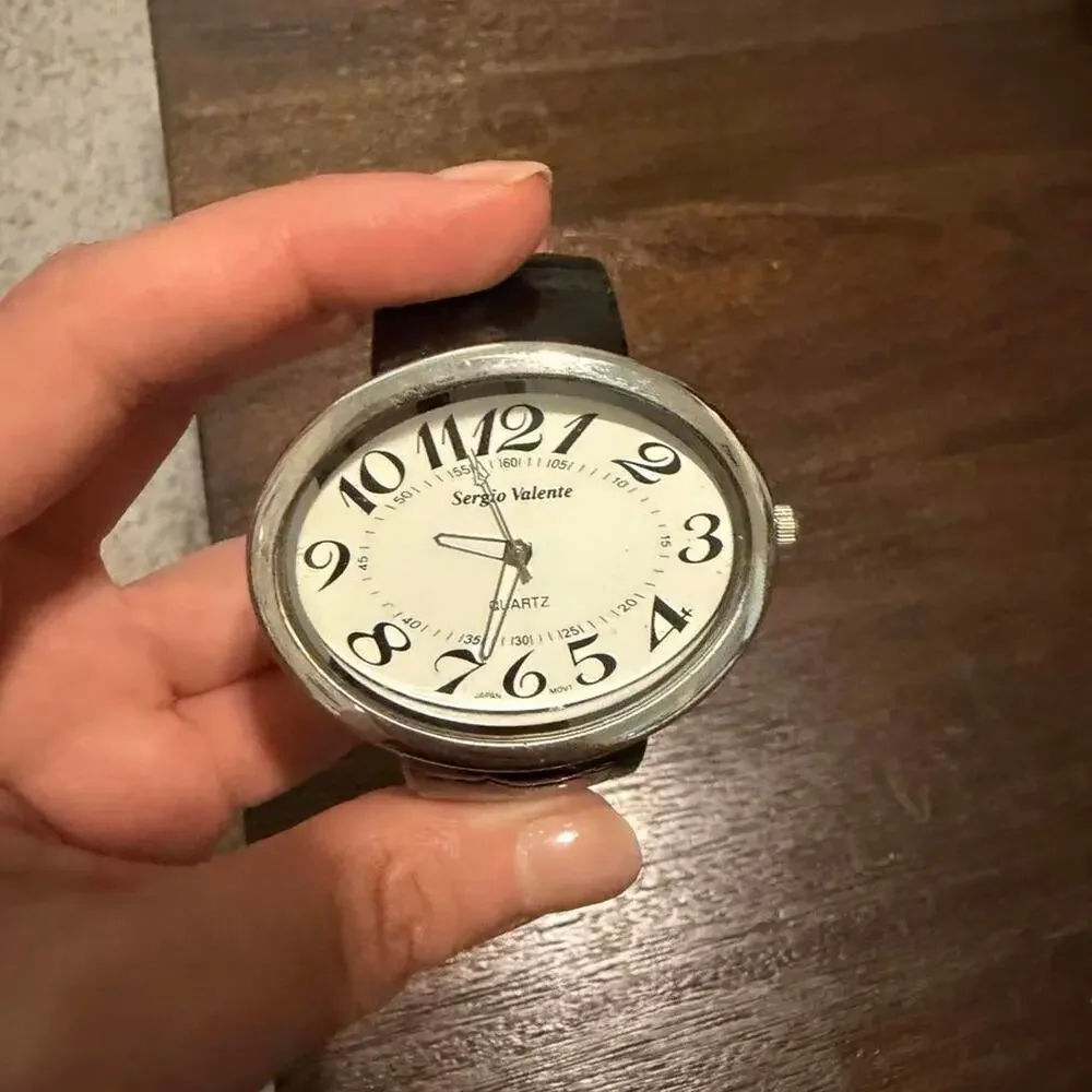 Sergio valente watch with black